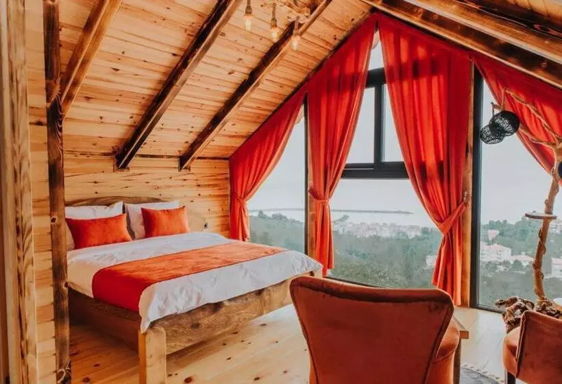 Hotelli Mavera Suit Bungalow