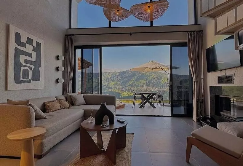 Hotelli Mavera Suit Bungalow