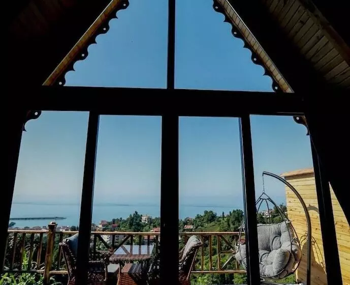 Hotelli Mavera Suit Bungalow