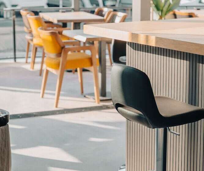 Отель The Ivy Suites