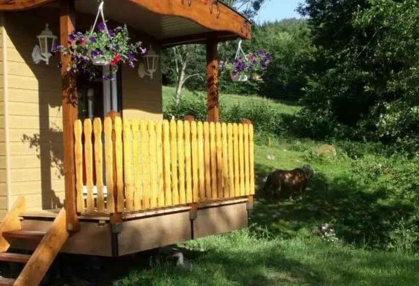 Majatalo Roulotte Cosy Avec Kitchenette, Ruisseau Apaisant Et Espace Bien être, Nuit Insolite à Ferdrupt   Fr