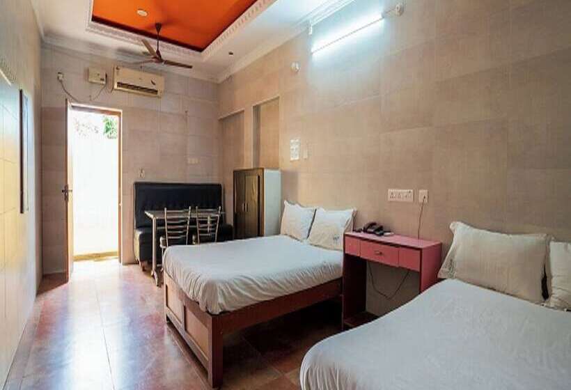 پانسیون Sagar Residency