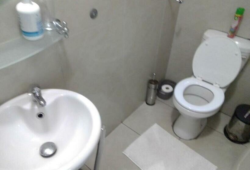 צימר Umqhele Guest Lodge