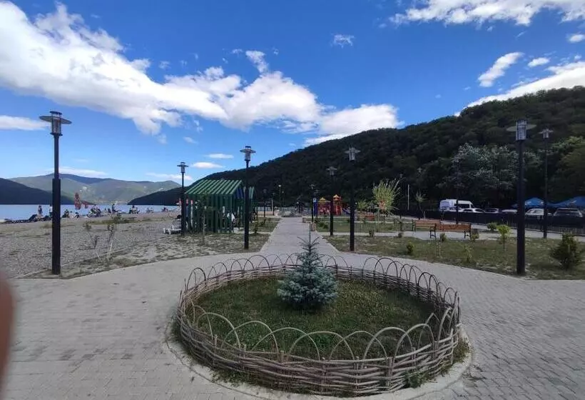 پانسیون Ananuri Cottages