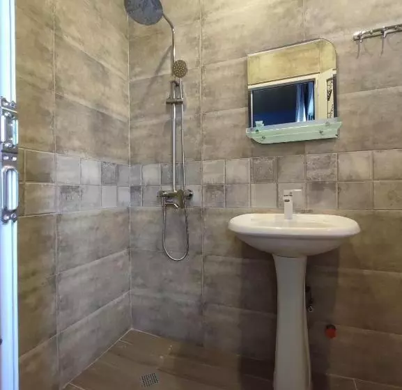 پانسیون Ananuri Cottages