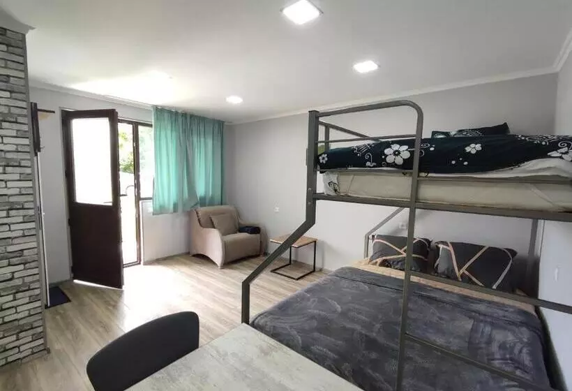 پانسیون Ananuri Cottages