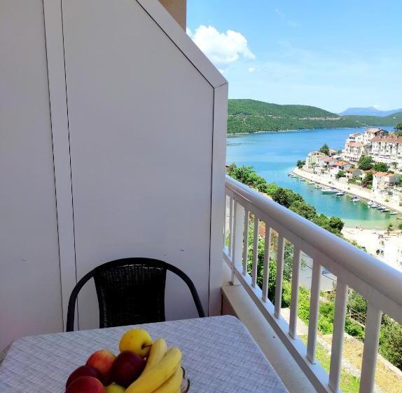 پانسیون Apartments And Rooms Breeze