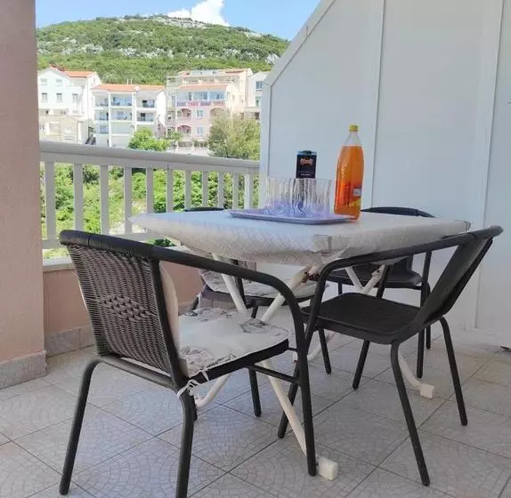 پانسیون Apartments And Rooms Breeze