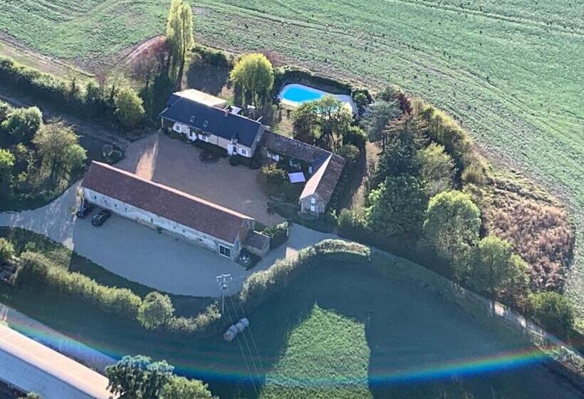 بنسيون Charmant Logement Avec Piscine Et Table D Hôtes, Proche De Solesmes Et De L Abbaye.   Fr 1 410 407