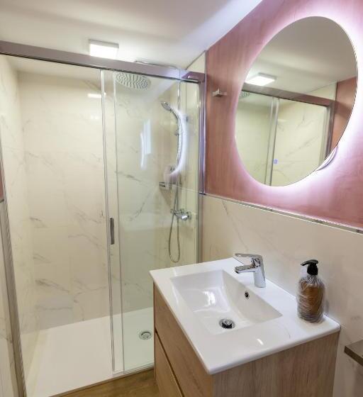 پانسیون Hostal Royal Bliss