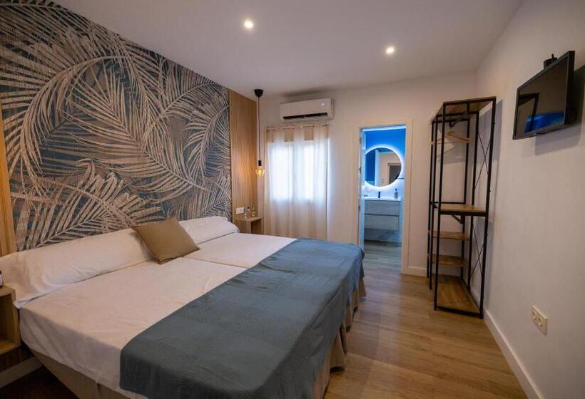 پانسیون Hostal Royal Bliss