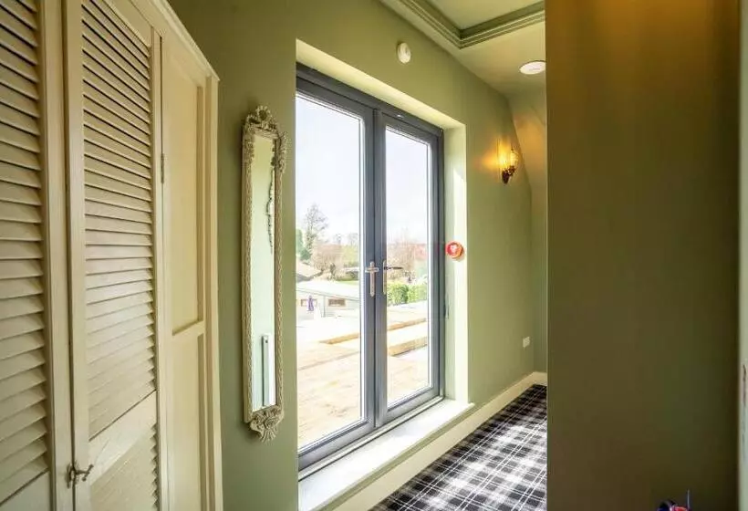 ユースホステル Kettleburgh Chequers