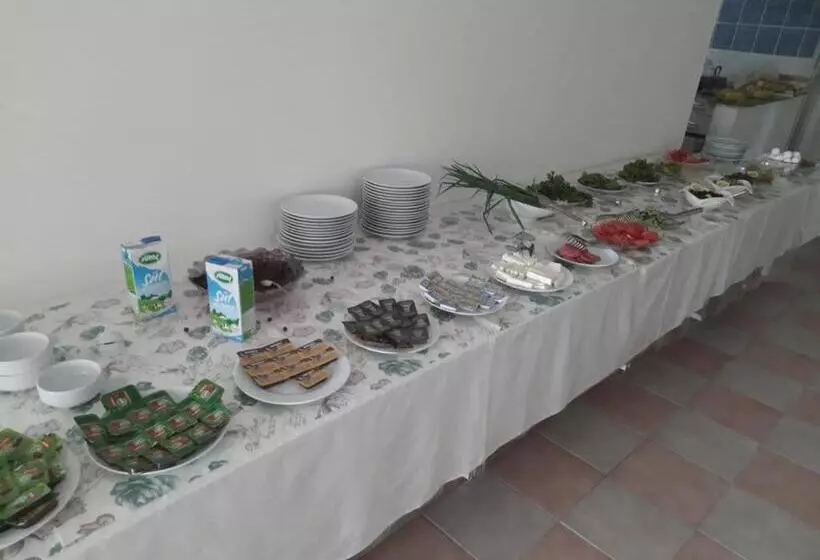 تختخواب و صبحانه Deniz Otel