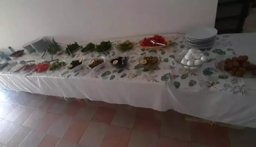 تختخواب و صبحانه Deniz Otel