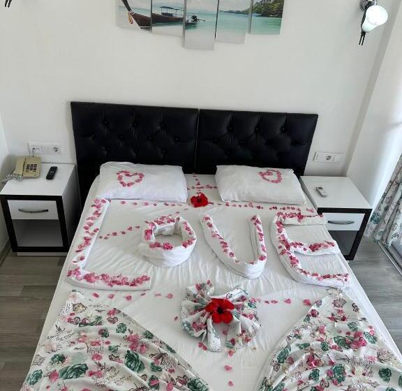 تختخواب و صبحانه Deniz Otel