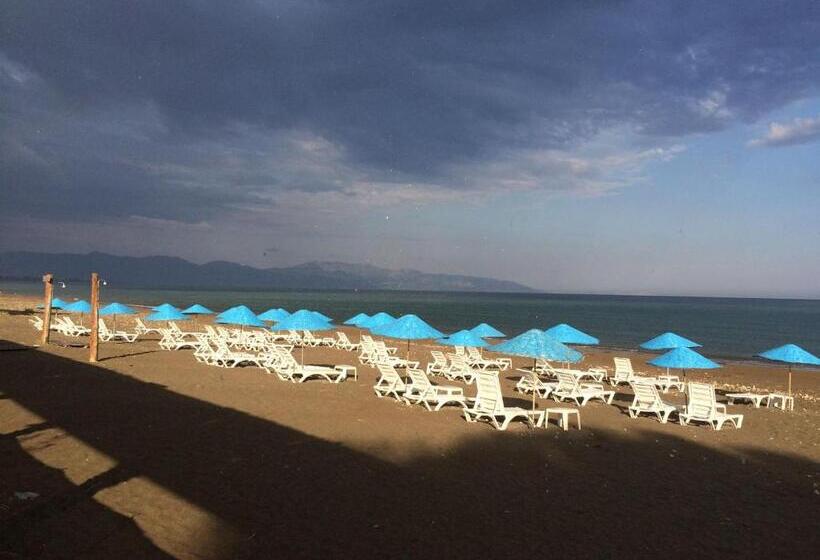 تختخواب و صبحانه Deniz Otel