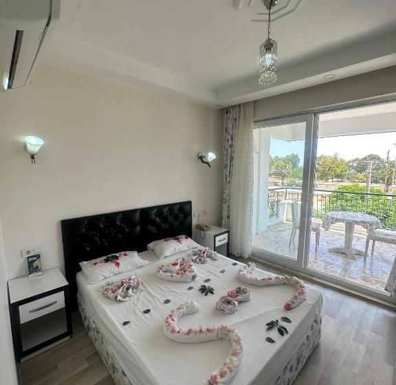 تختخواب و صبحانه Deniz Otel