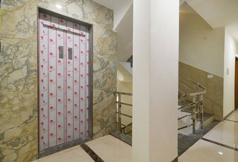 Fabhotel Woodlark Inn