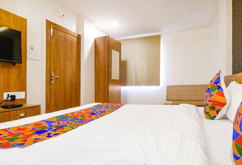 Fabhotel Woodlark Inn