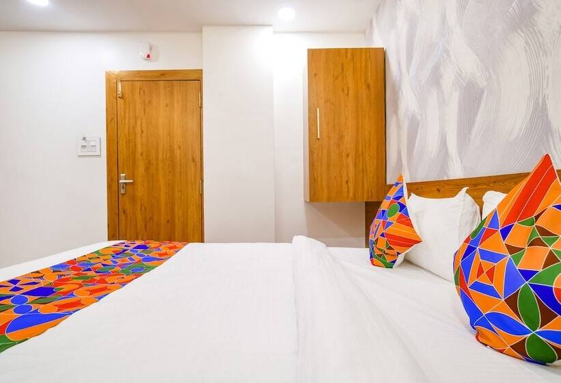 Fabhotel Woodlark Inn