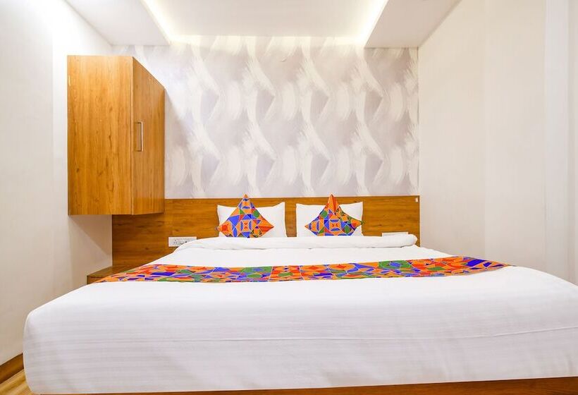 Fabhotel Woodlark Inn