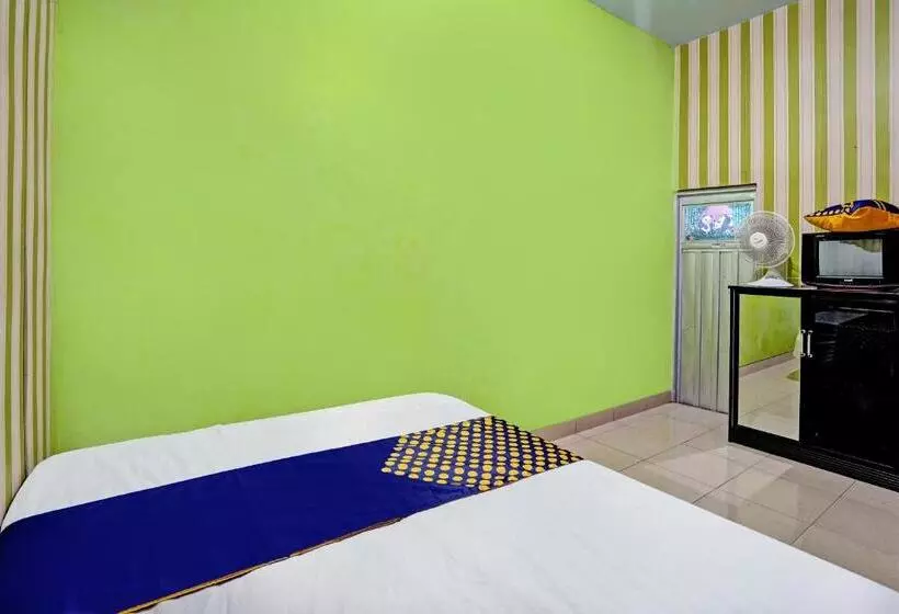 هتل Spot On 92673 Gang Songo Syariah Homestay