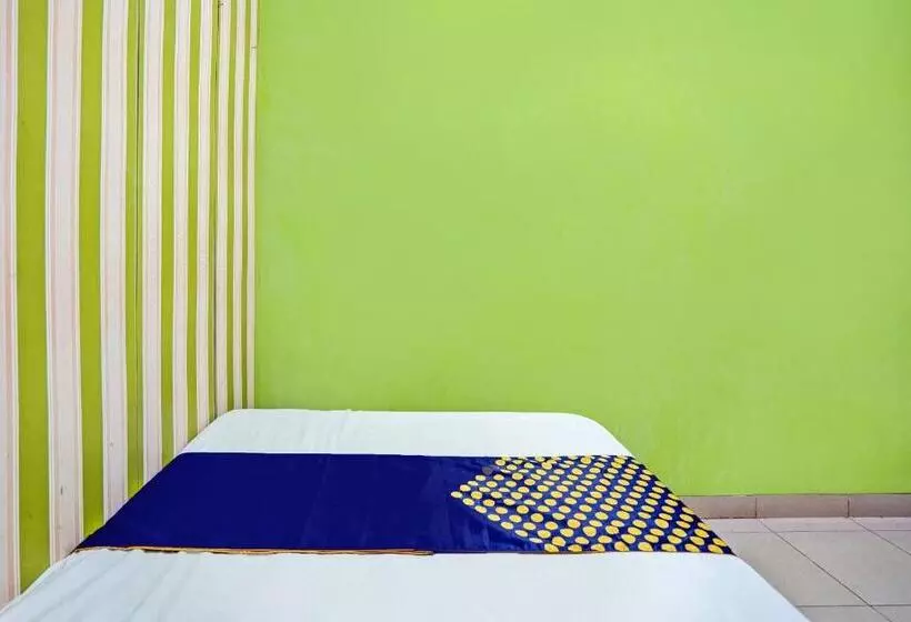 هتل Spot On 92673 Gang Songo Syariah Homestay