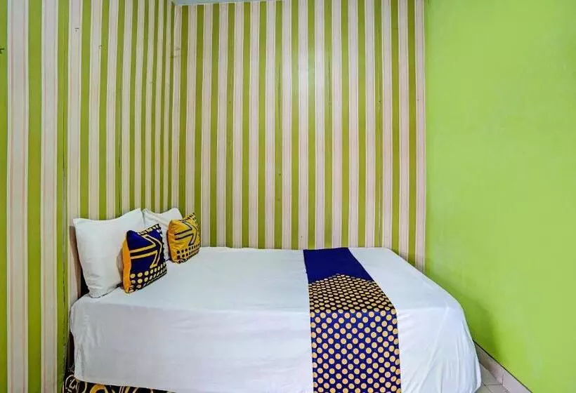 هتل Spot On 92673 Gang Songo Syariah Homestay