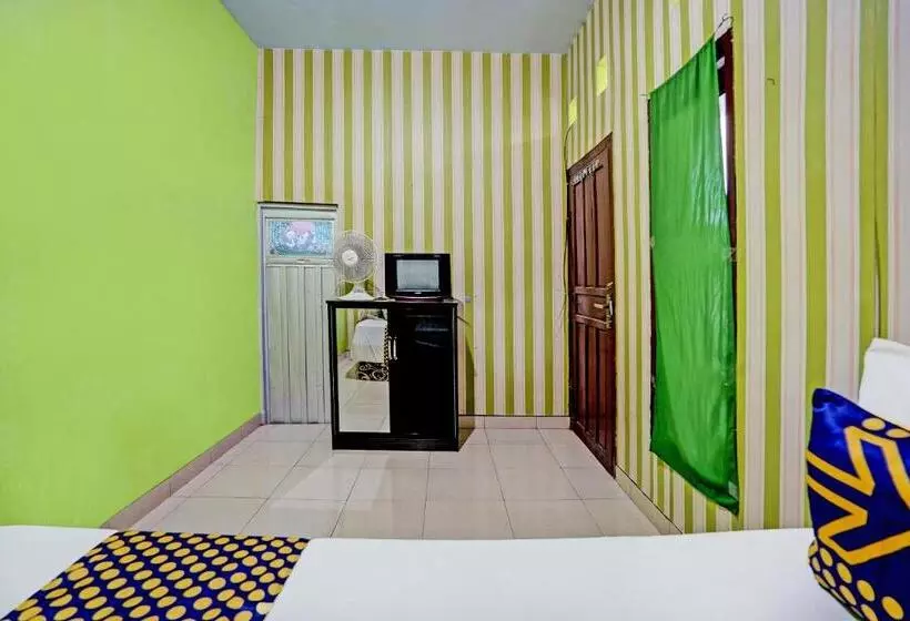 هتل Spot On 92673 Gang Songo Syariah Homestay