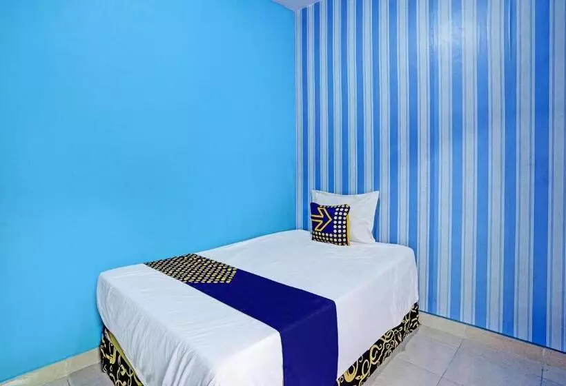 هتل Spot On 92673 Gang Songo Syariah Homestay