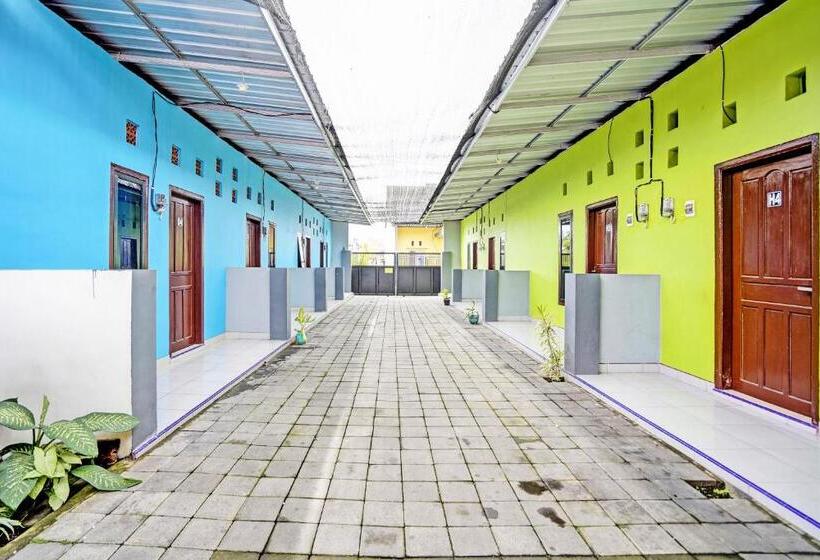 호텔 Spot On 92673 Gang Songo Syariah Homestay