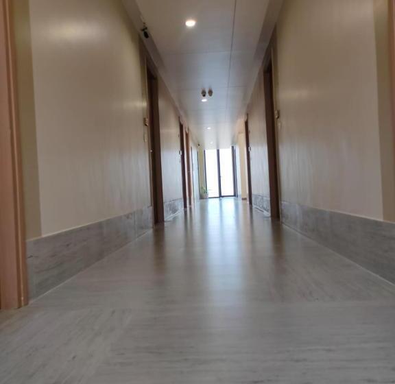 ホテル The Golf 1