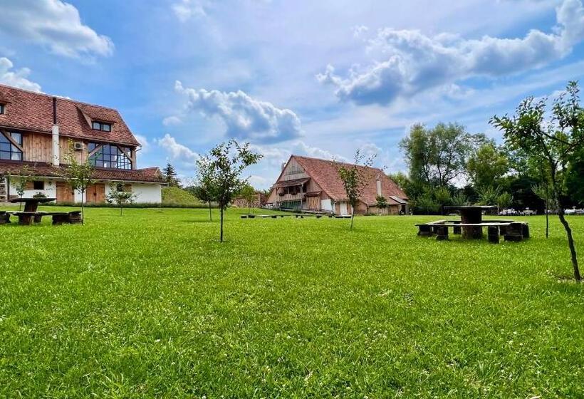 אתר נופש Gospodaria Cobor Adults Only