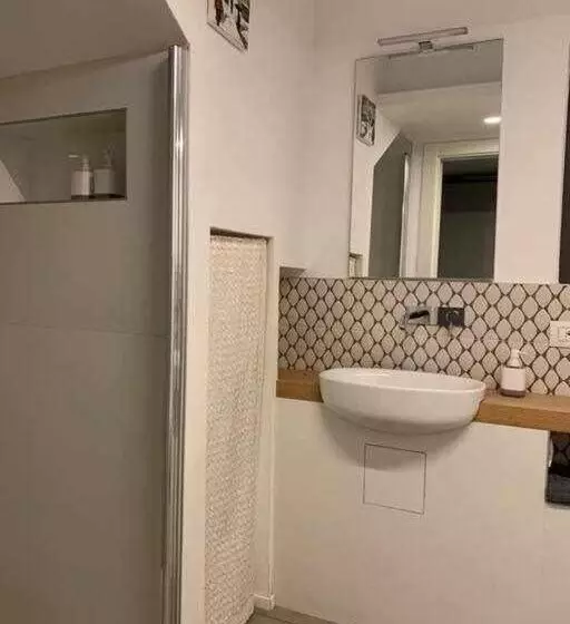 پانسیون Cozy Room In The Heart Of Como