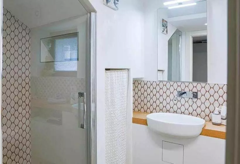 پانسیون Cozy Room In The Heart Of Como