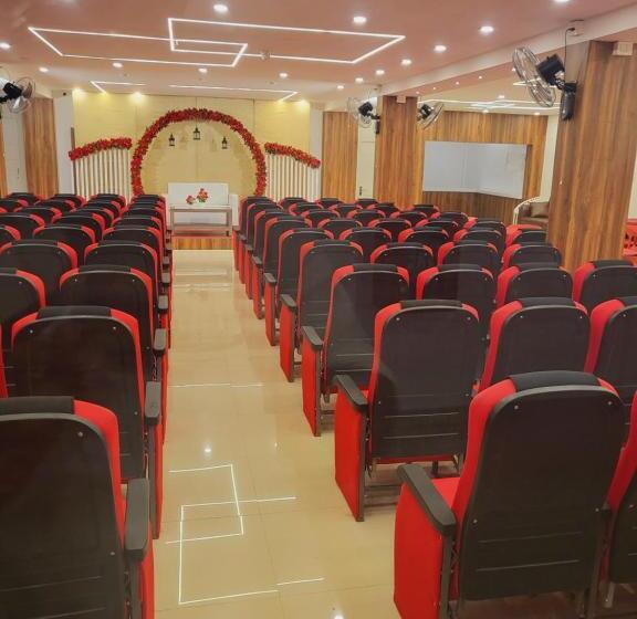 Hotelli Thejaswini Residency Cheruvathur