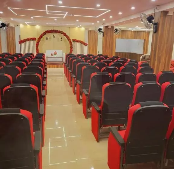 ホテル Thejaswini Residency Cheruvathur