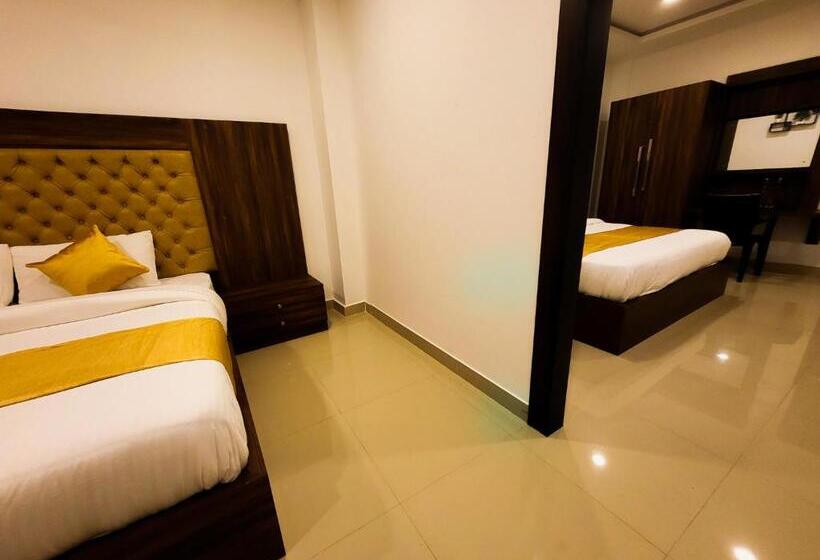 Hotelli Thejaswini Residency Cheruvathur