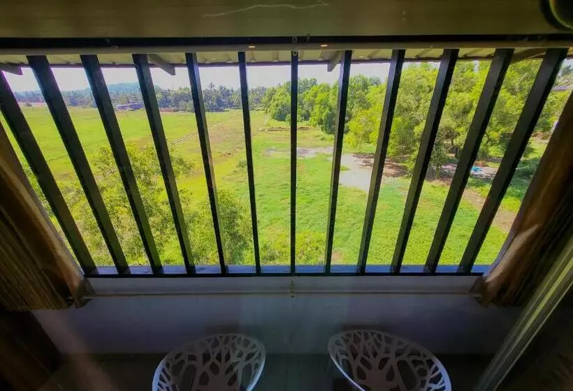 ホテル Thejaswini Residency Cheruvathur