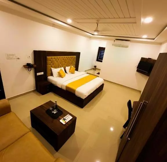 ホテル Thejaswini Residency Cheruvathur