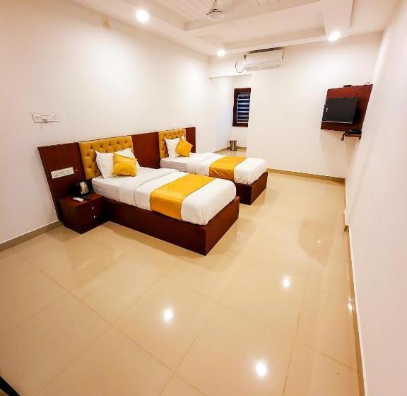 Hotelli Thejaswini Residency Cheruvathur