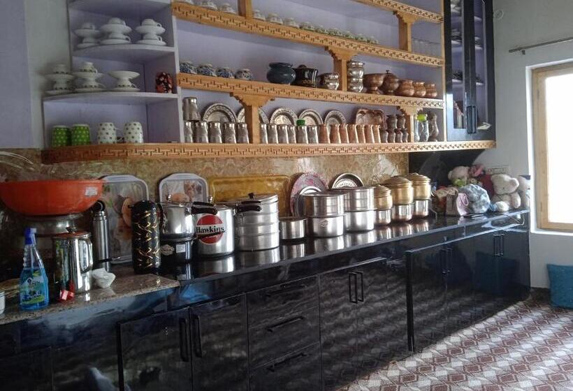 بنسيون Nubra Holiday