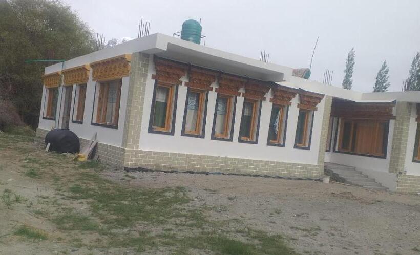 بنسيون Nubra Holiday