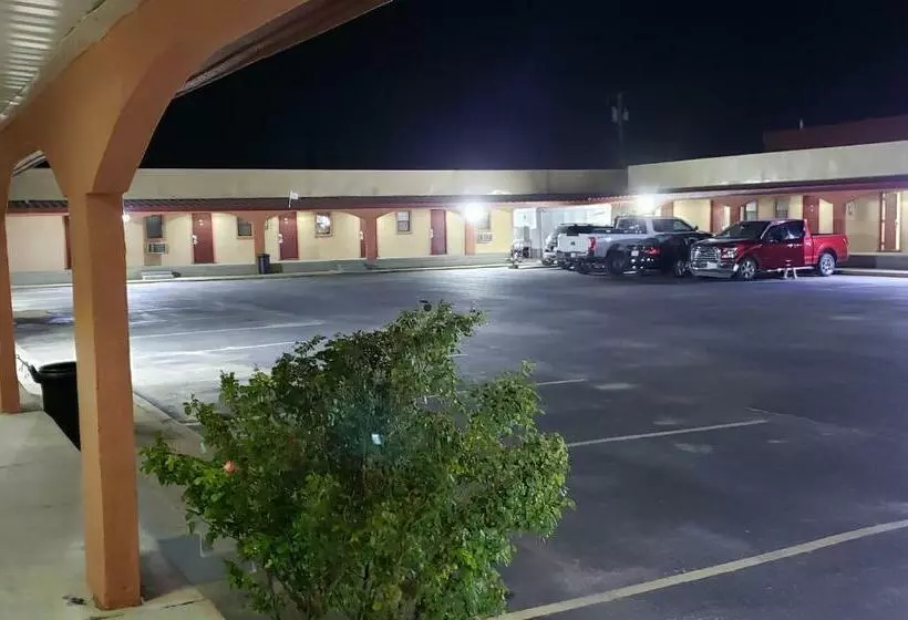 Retkeilymaja Economy Inn Odessa