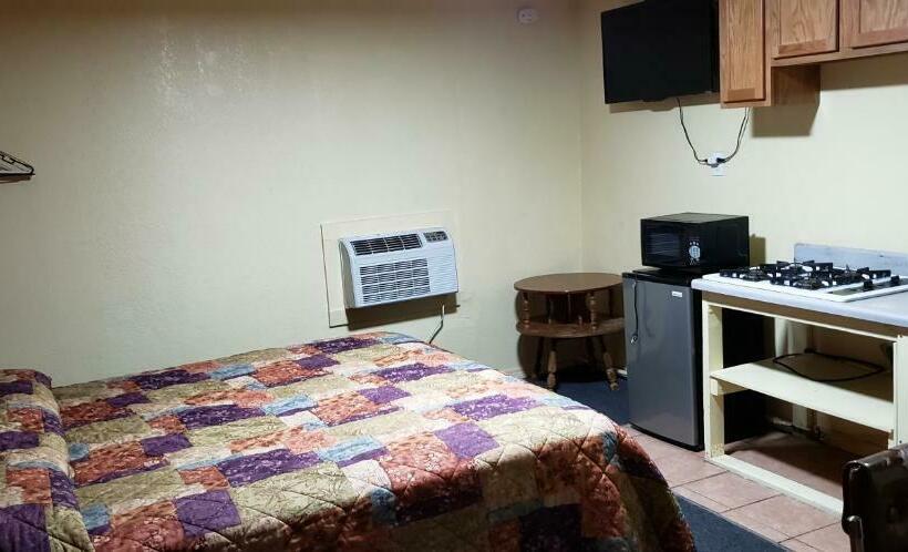 فندق صغير Economy Inn Odessa