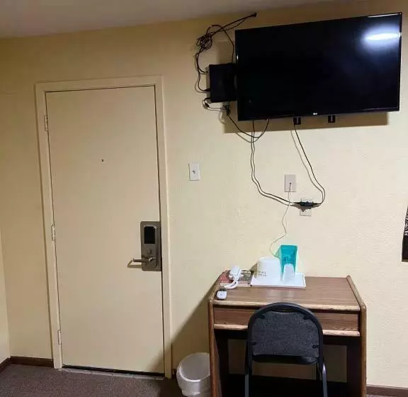 Retkeilymaja Economy Inn Odessa