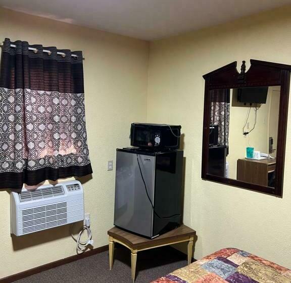 فندق صغير Economy Inn Odessa