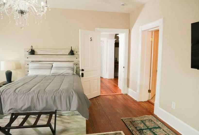 旅馆 Estes Manor   Sperryville Va