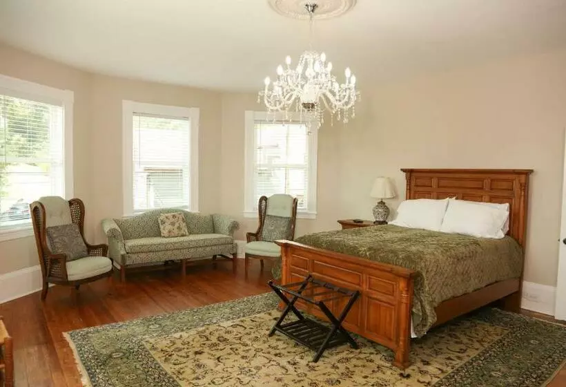 ユースホステル Estes Manor   Sperryville Va