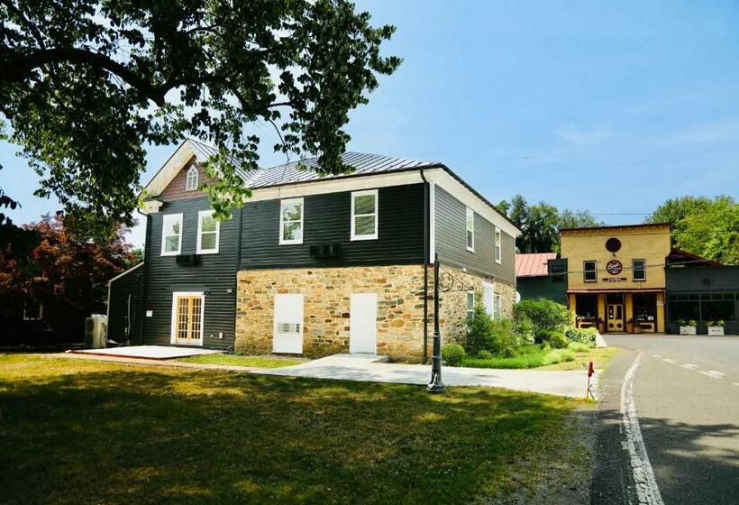 旅馆 Estes Manor   Sperryville Va